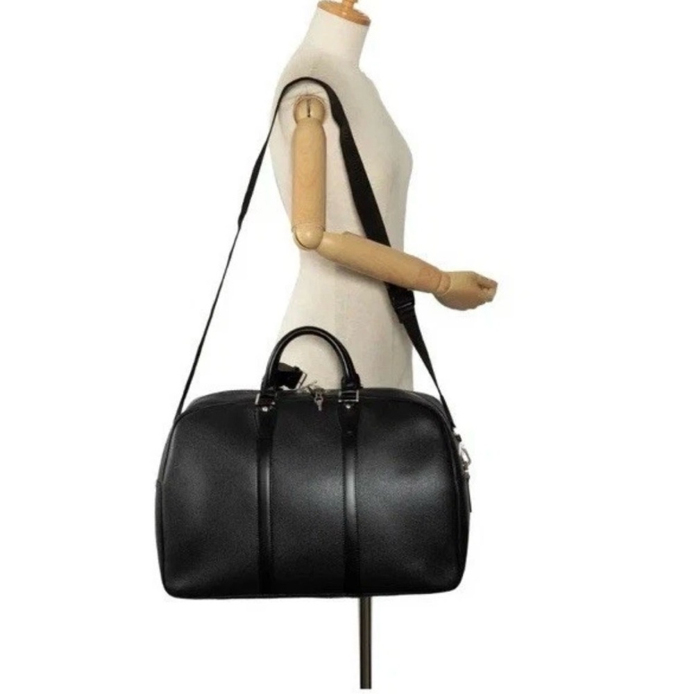 LOUIS VUITTON Taiga Kendall keepall